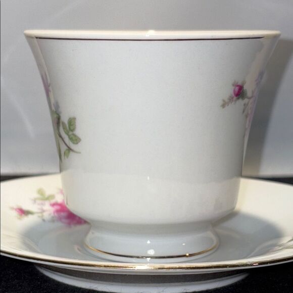 Crescent Fine China Teacup and Saucer - Picture 3 of 7